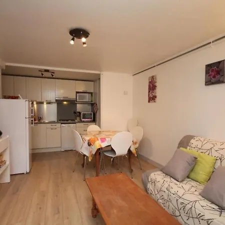Hébergement de vacances Maison Au Mont-dore Avec Jardin Clos, Idéale Pour 10 Personnes - Fr-1-608-120 Le Mont-Dore